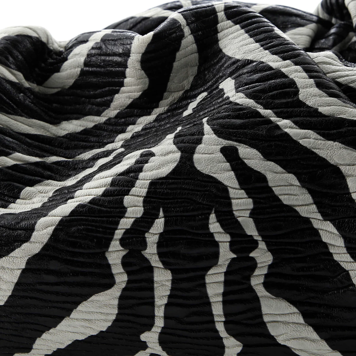 The Chain Pouch Printed Textured Leather - Deep Luxury