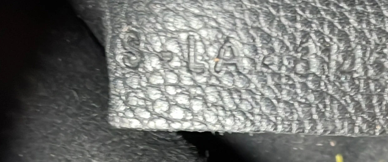 Phantom Tie Cabas Tote Leather Medium - Deep Luxury