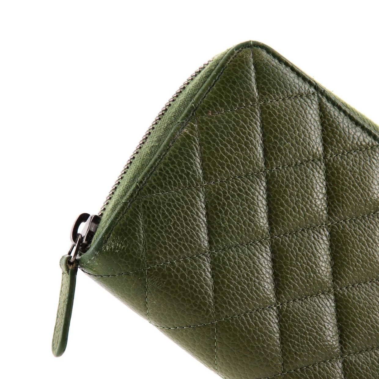 CC Medallion Zip Wallet Quilted Caviar Long - Deep Luxury