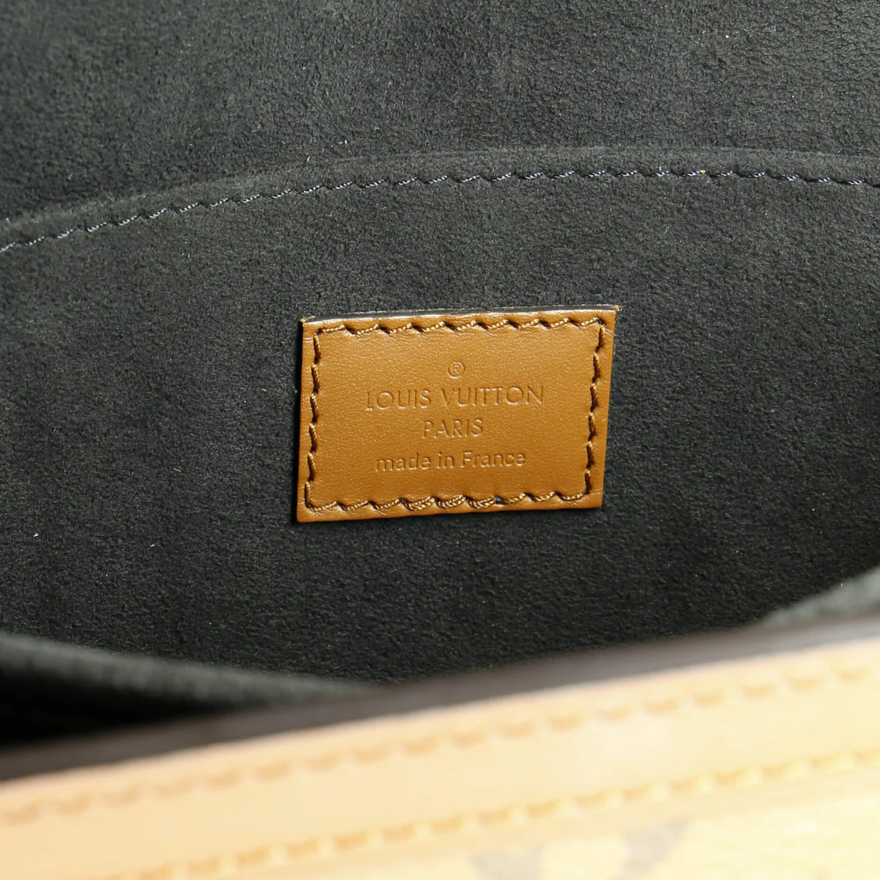 Dauphine Shoulder Bag Reverse Monogram Canvas MM - Deep Luxury