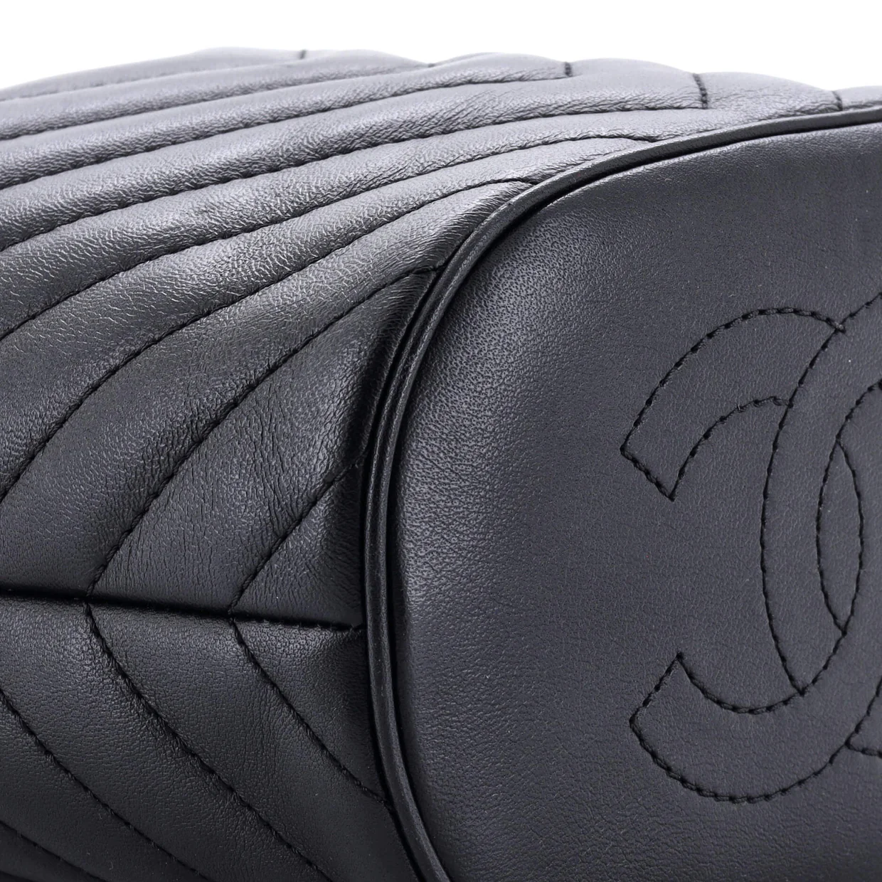 Handle with Chic Bucket Bag Chevron Lambskin - Deep Luxury