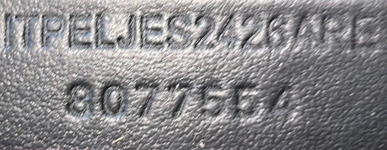 Knight Shoulder Bag Leather Small - Deep Luxury