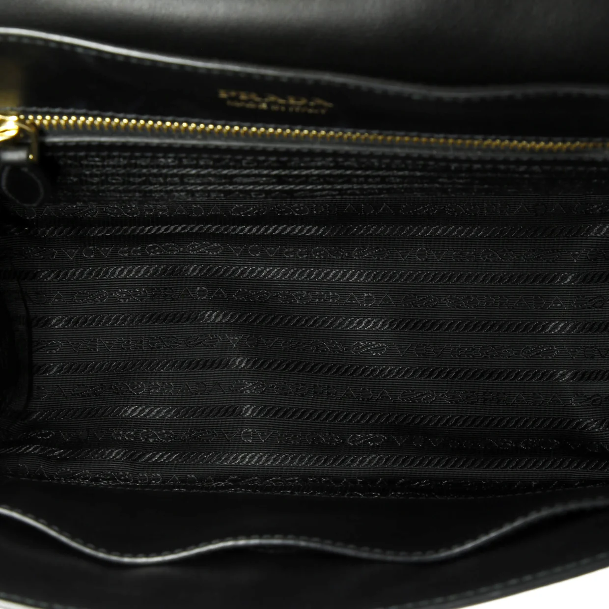 Cahier Convertible Shoulder Bag City Calf and Saffiano Medium - Deep Luxury