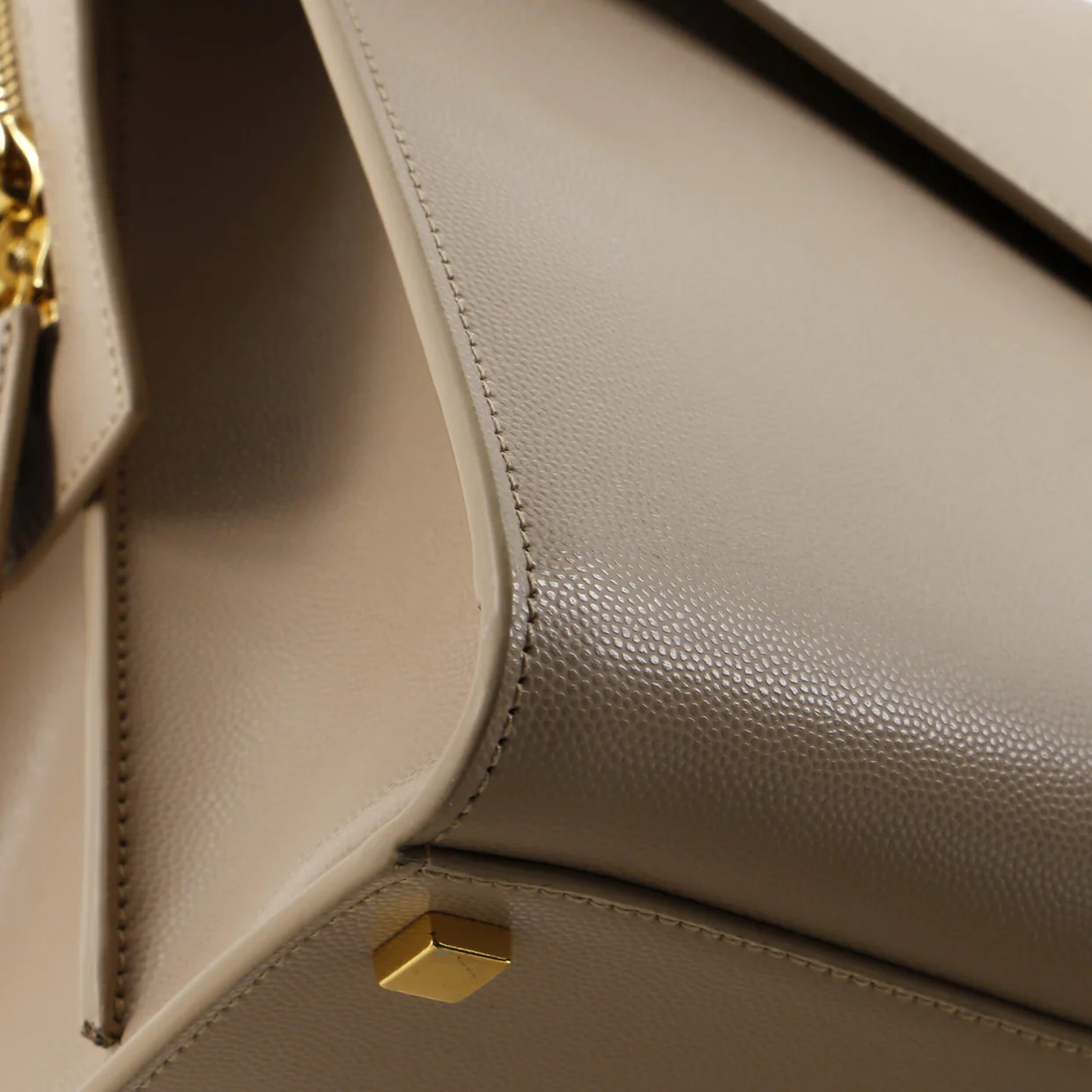 Uptown Tote Leather Medium - Deep Luxury