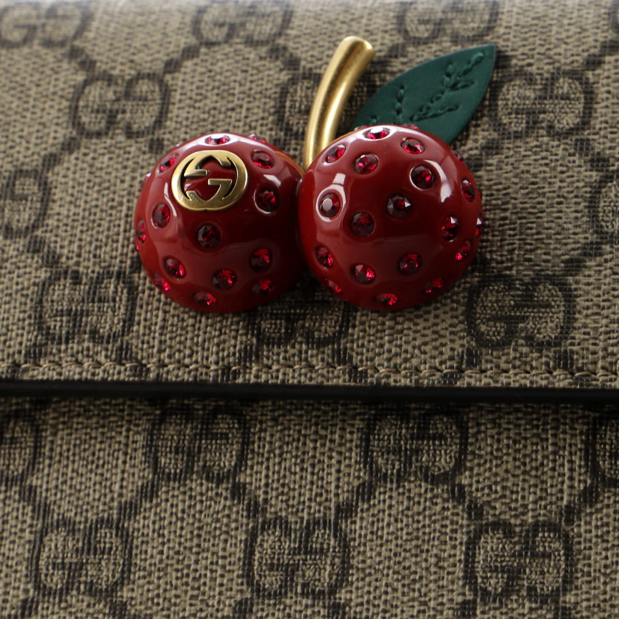 Cherries Wallet on Chain GG Coated Canvas Mini - Deep Luxury
