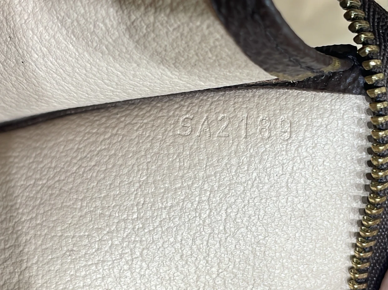 Toiletry Pouch Monogram Canvas 26 - Deep Luxury