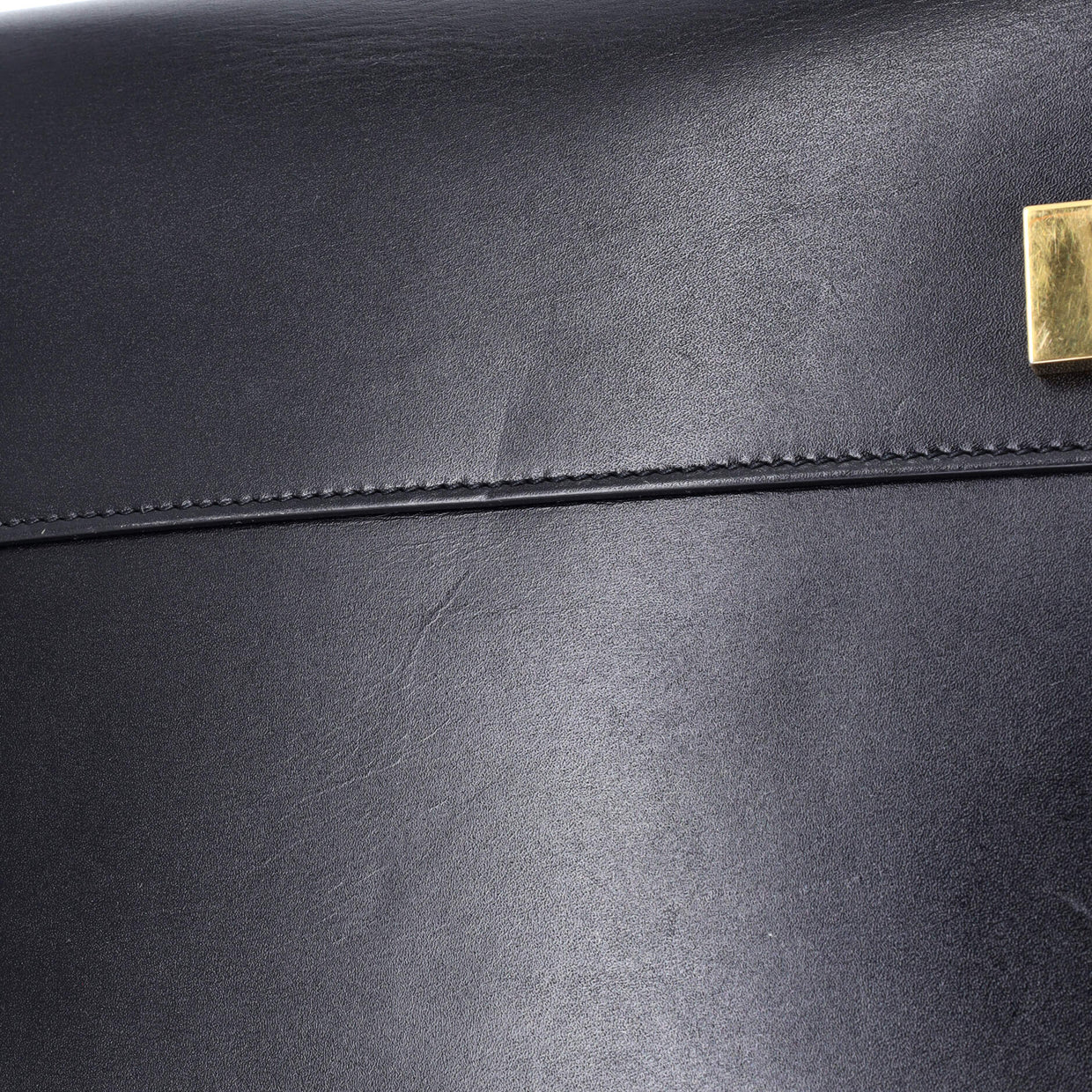 Manhattan Shoulder Bag Leather Medium - Deep Luxury