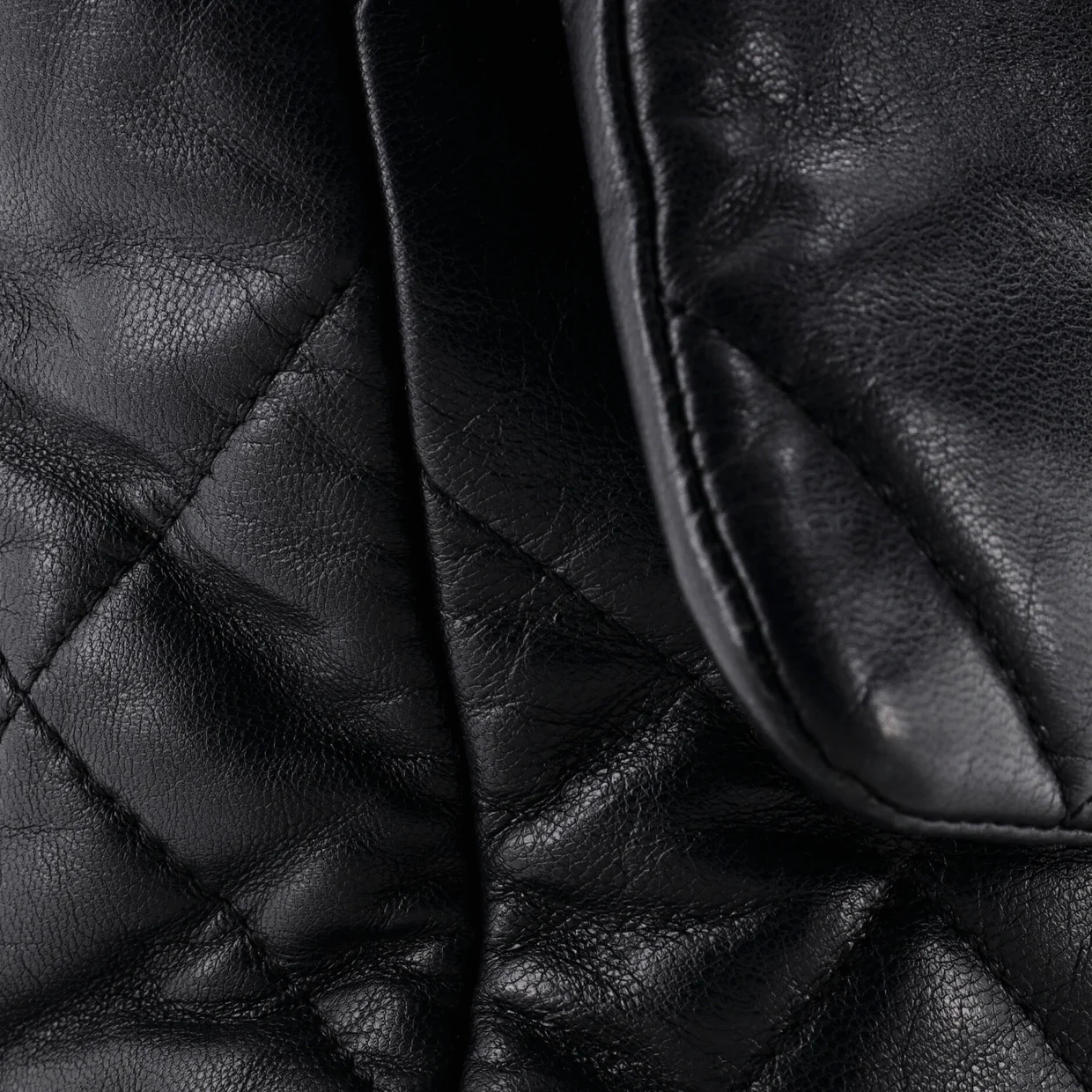 19 Flap Bag Quilted Leather Large - Deep Luxury