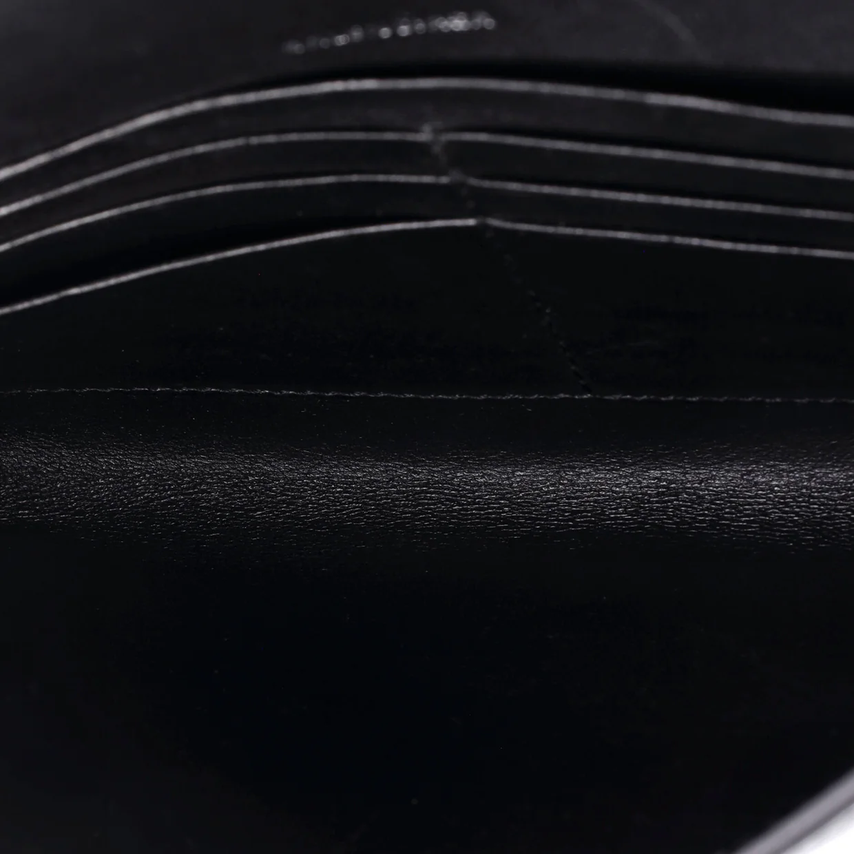 Essential Wallet on Zipper Chain Leather - Deep Luxury