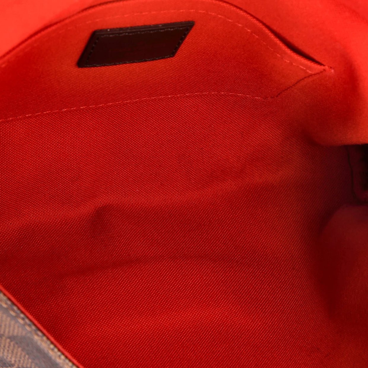 Favorite Handbag Damier MM - Deep Luxury