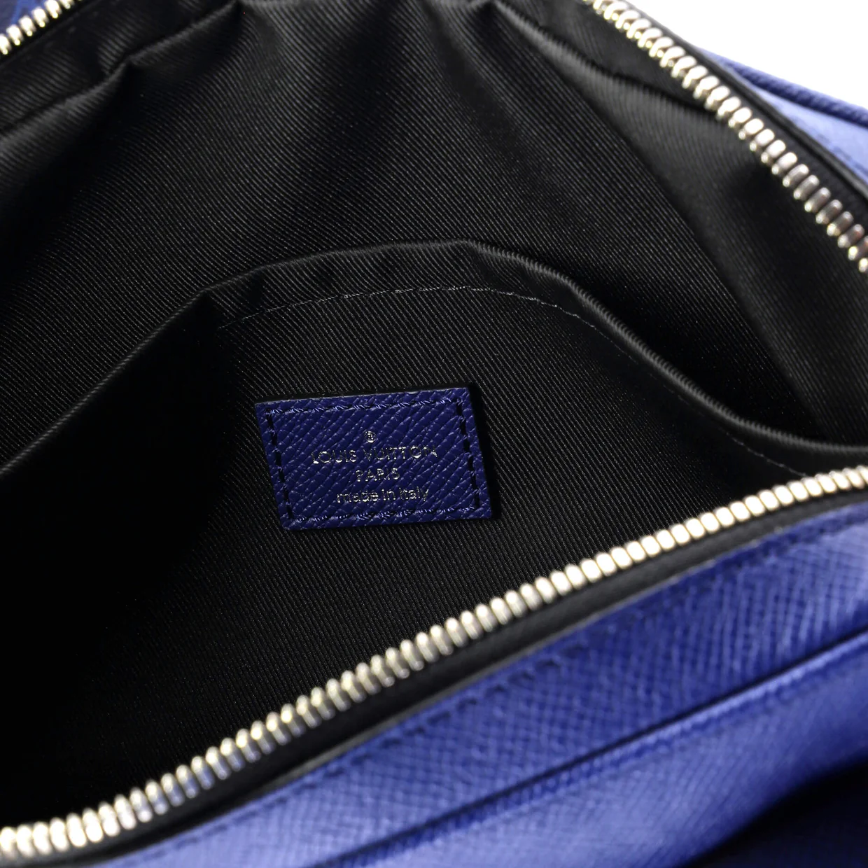 Outdoor Messenger Bag Monogram Taigarama - Deep Luxury