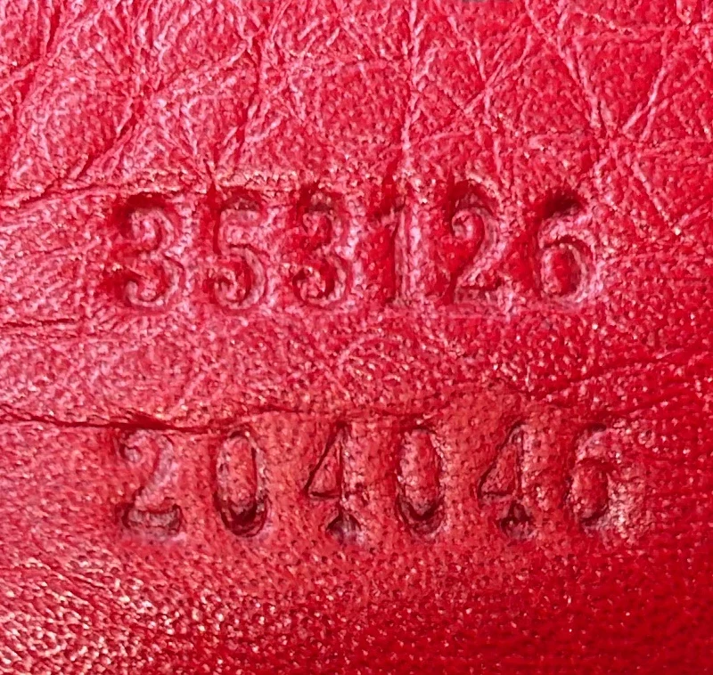 Soho Chain Zip Shoulder Bag Leather Medium - Deep Luxury