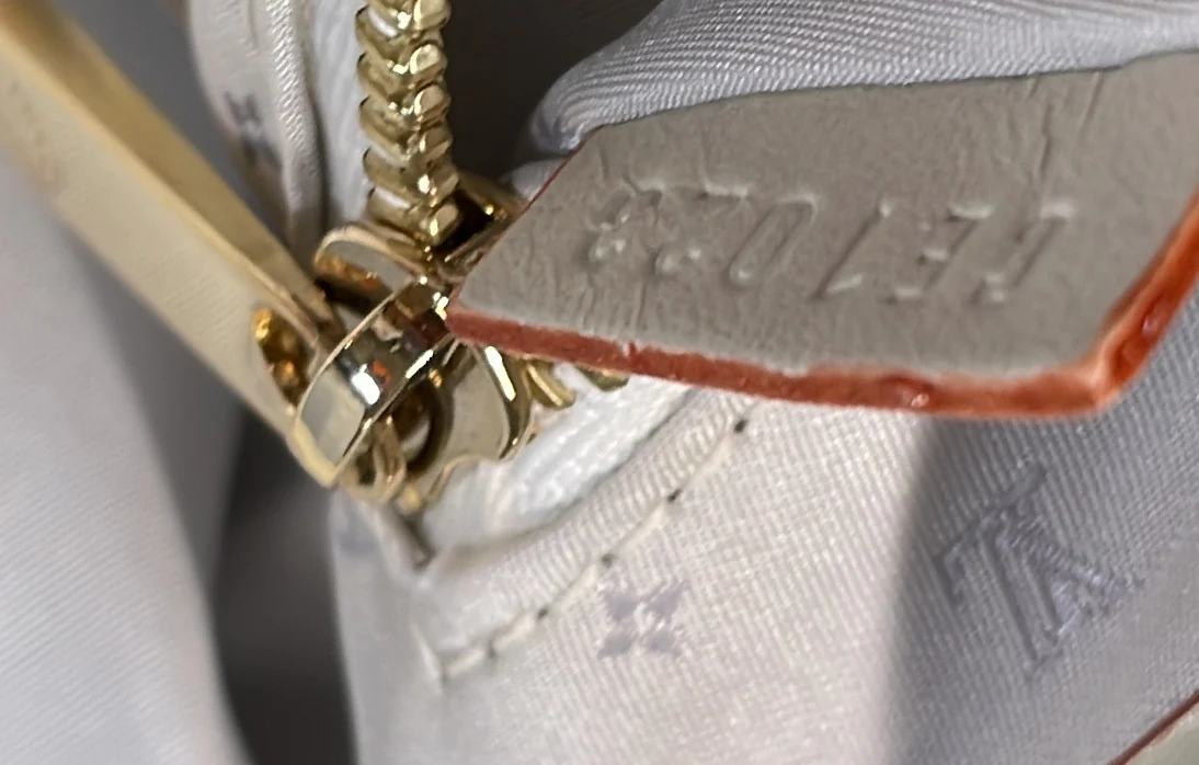 Suhali L'Ingenieux Handbag Leather PM - Deep Luxury