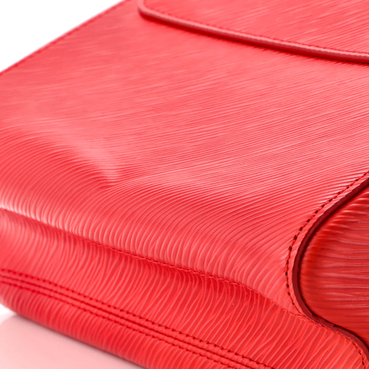 Twist Handbag Epi Leather MM - Deep Luxury