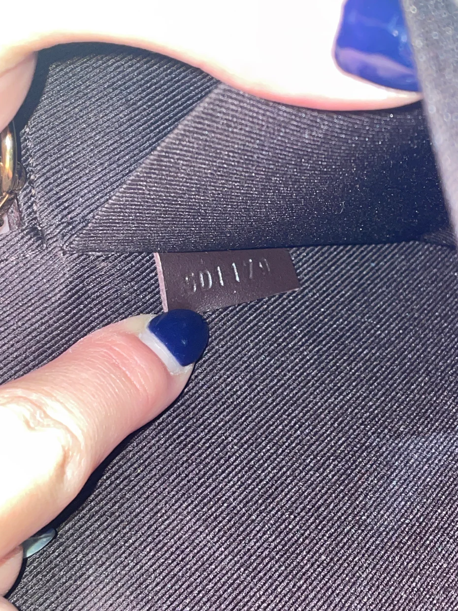 Felicie Pochette Monogram Vernis - Deep Luxury