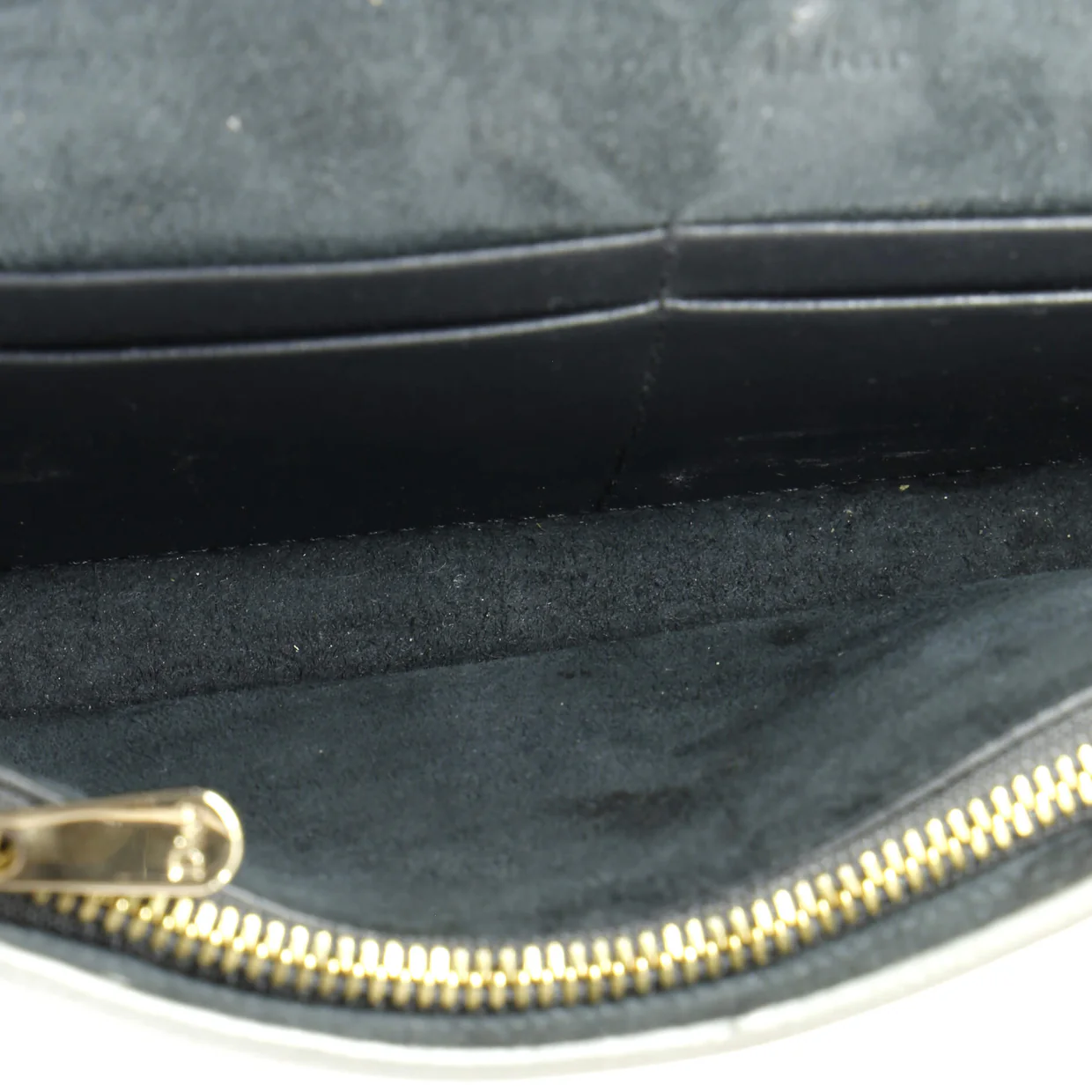 30 Montaigne 2-in-1 Pouch Micro Cannage Metallic Calfskin - Deep Luxury