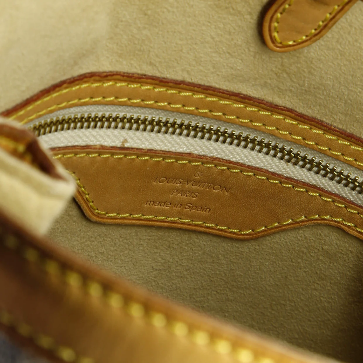 Hampstead Handbag Damier MM - Deep Luxury