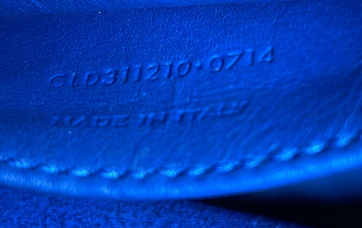 Classic Y Cabas Leather Small - Deep Luxury