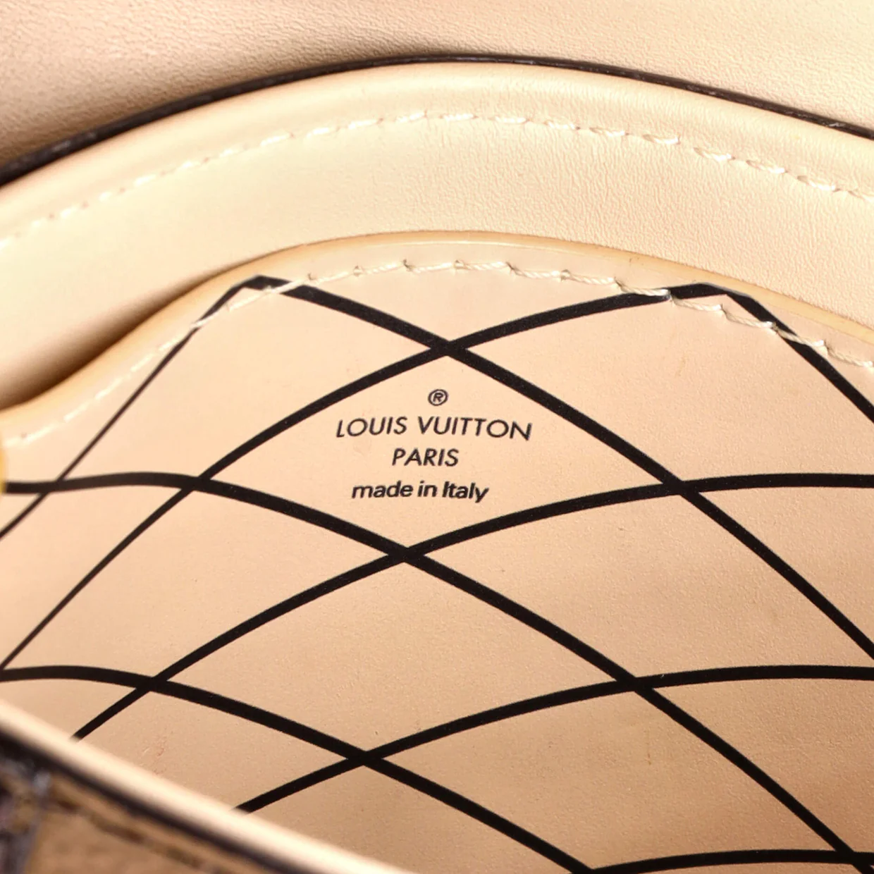 Vertical Trunk Pochette Reverse Monogram Canvas - Deep Luxury