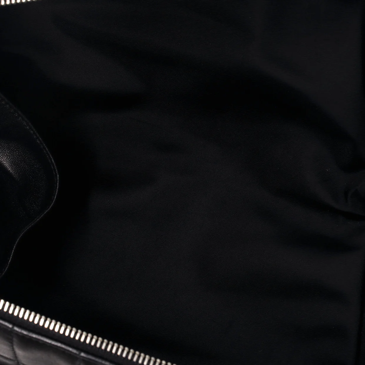 Cube Wash Bag Quilted Leather - Deep Luxury