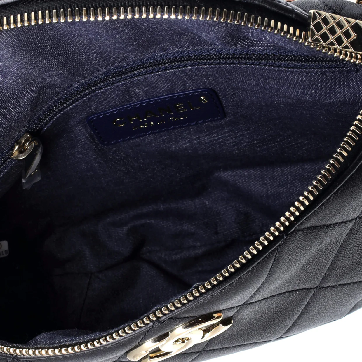 Resin Elegant Chain Belt Bag Quilted Lambskin - Deep Luxury