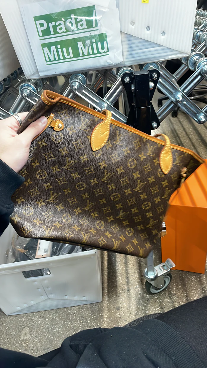 Neverfull Tote Monogram Canvas MM - Deep Luxury