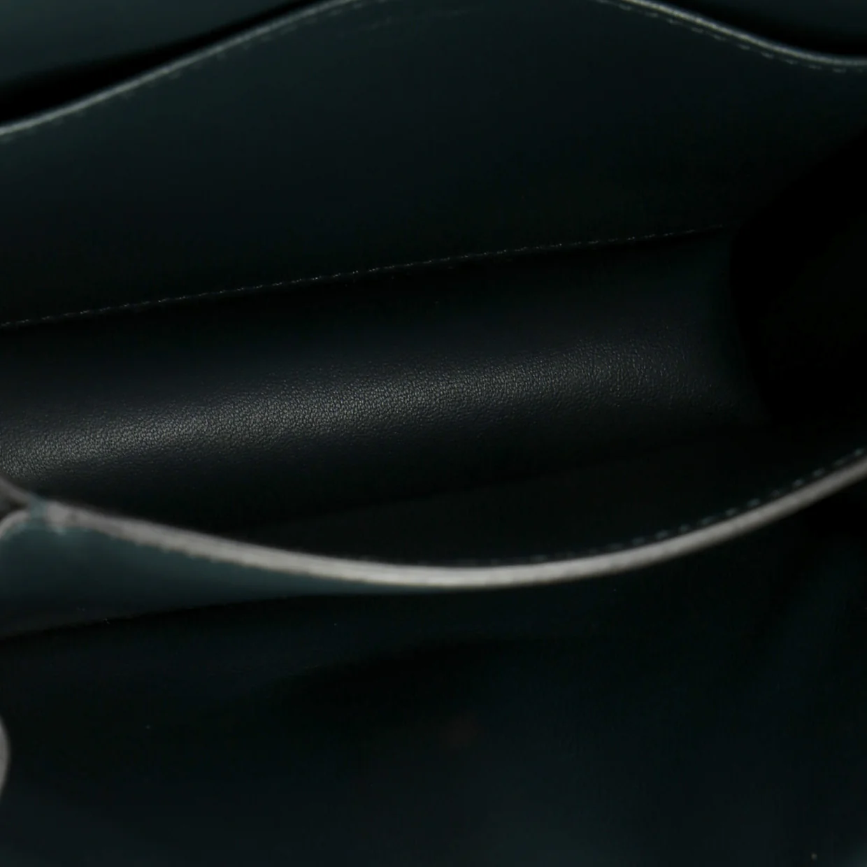 Classic Box Bag Smooth Leather Teen - Deep Luxury