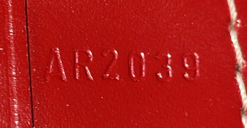 Suhali L'Essentiel Handbag Leather - Deep Luxury