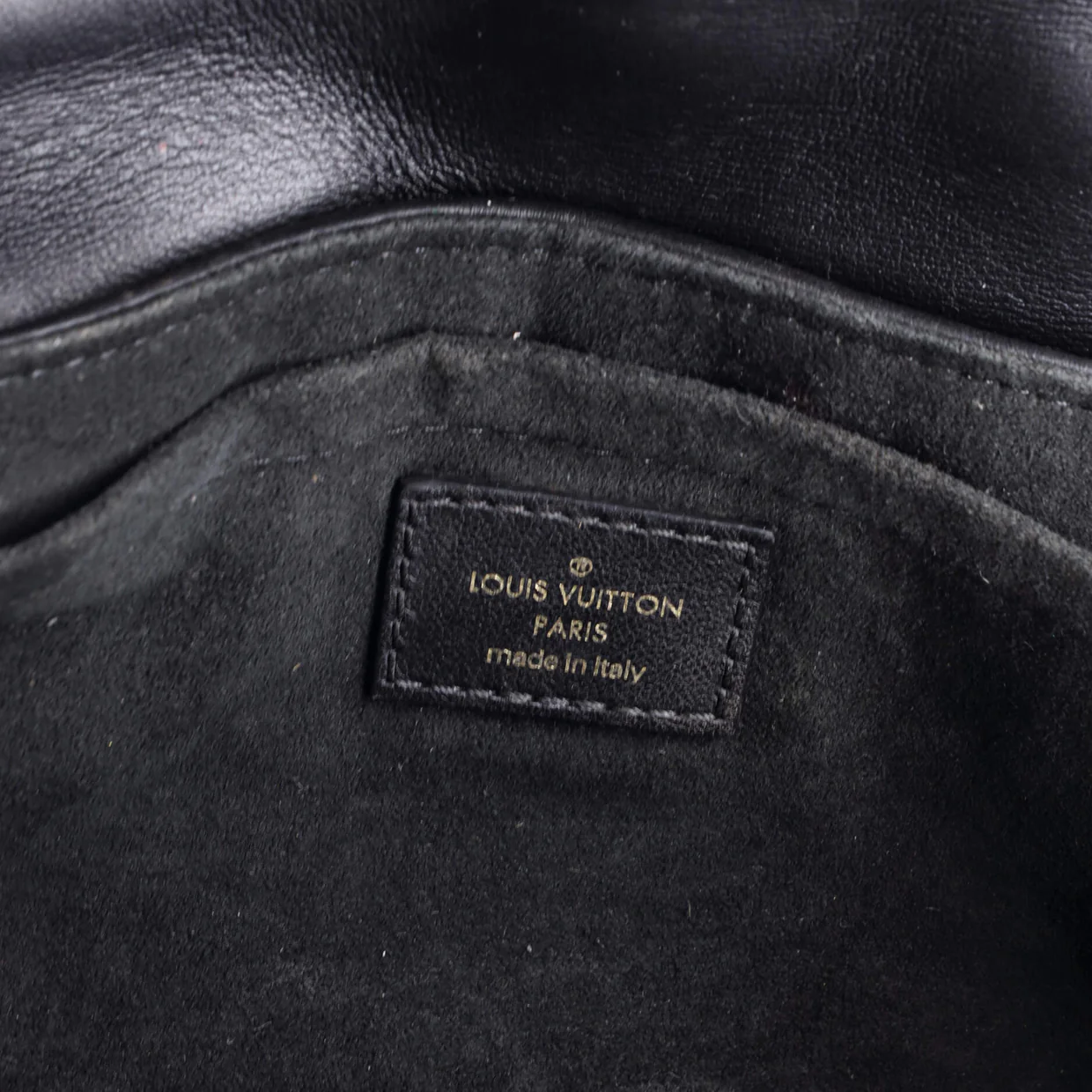 New Wave Chain Bag Quilted Leather MM - Deep Luxury