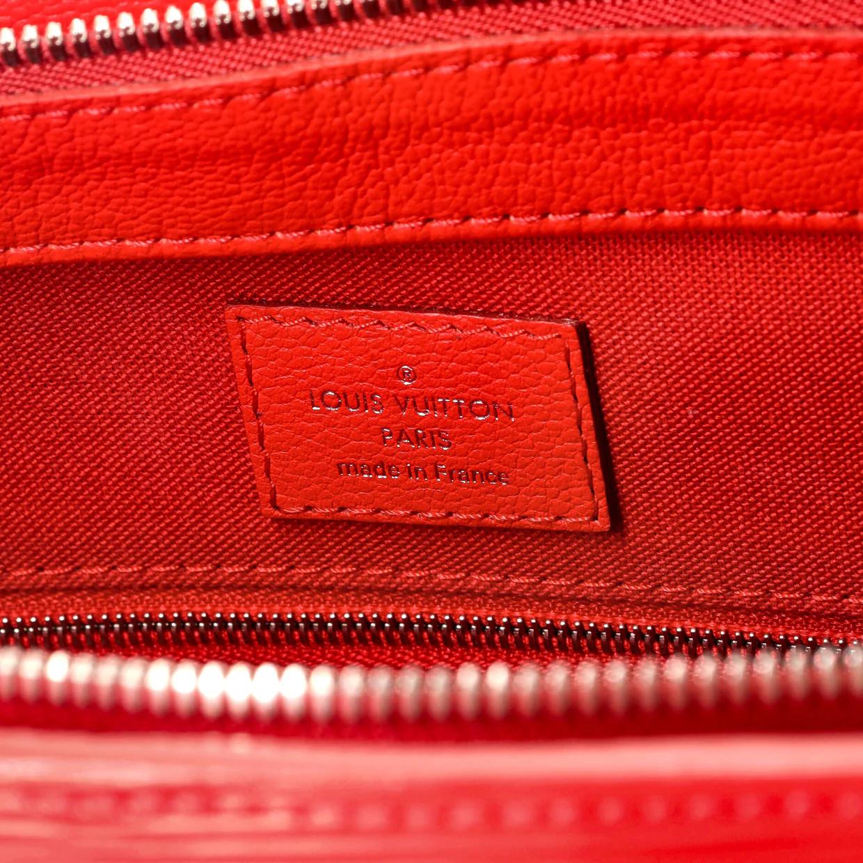 Vaneau Handbag Epi Leather MM - Deep Luxury