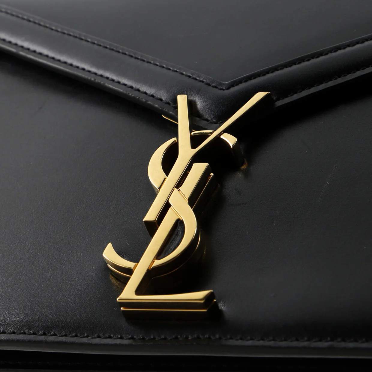 Cassandra Chain Wallet Leather - Deep Luxury