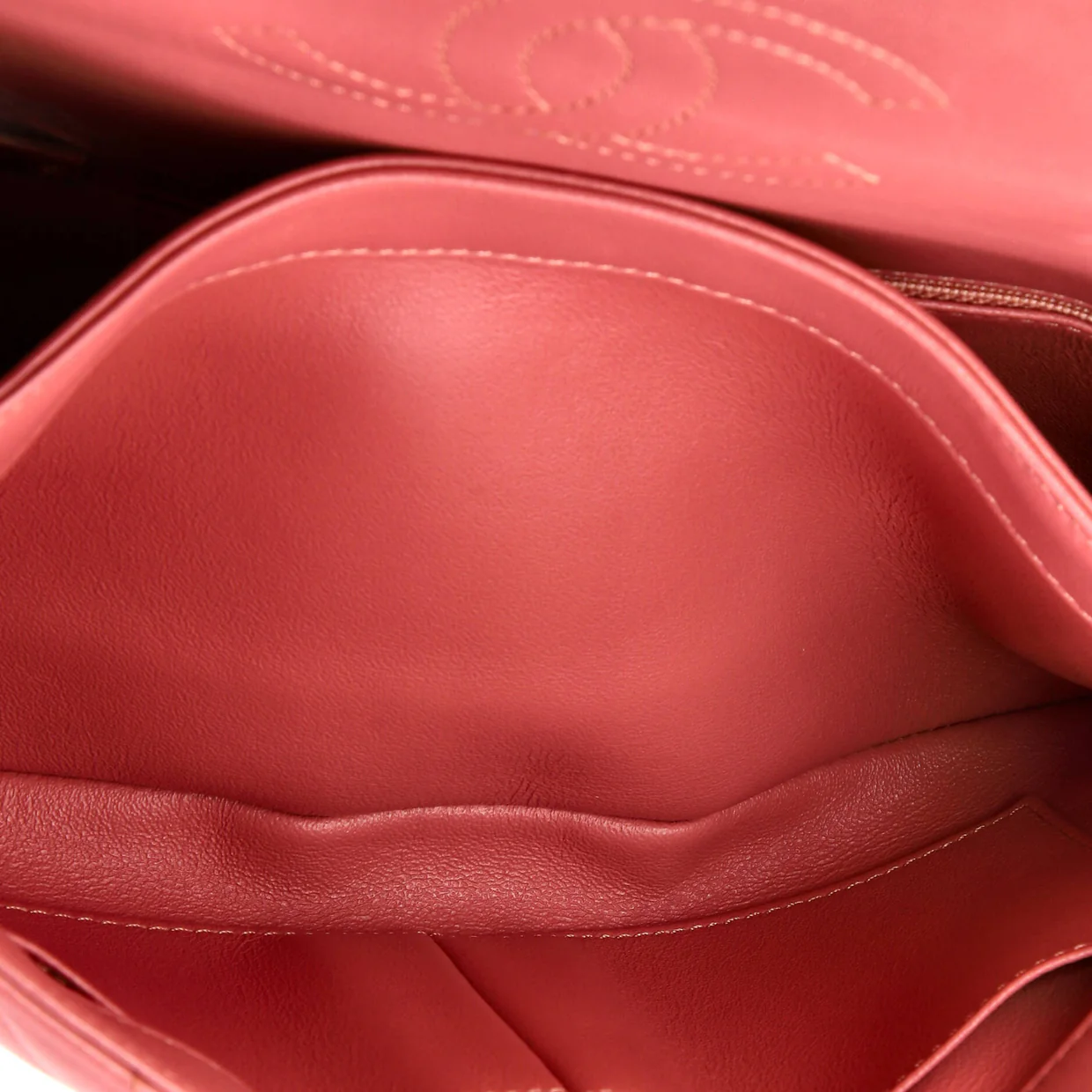 Trendy CC Flap Bag Chevron Lambskin Medium - Deep Luxury