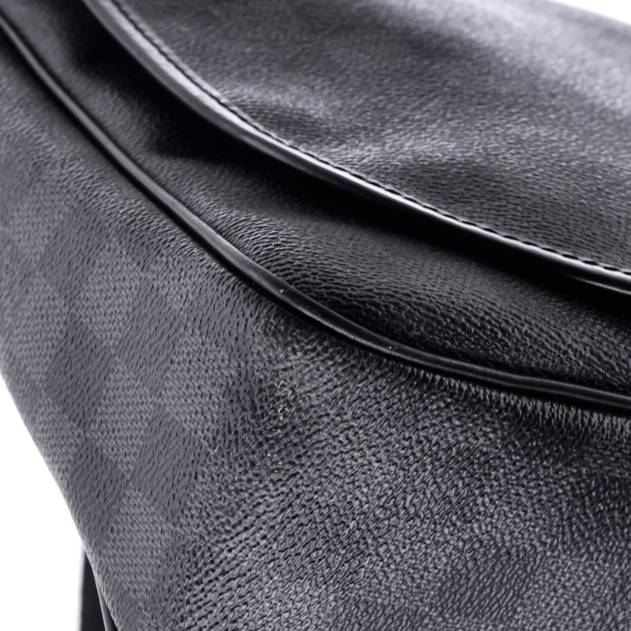 Daniel Messenger Bag Damier Graphite MM - Deep Luxury