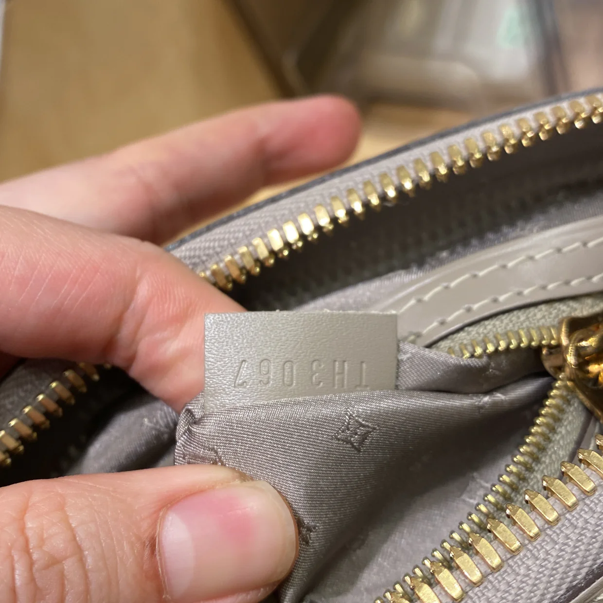 Suhali Lockit Handbag Leather PM - Deep Luxury