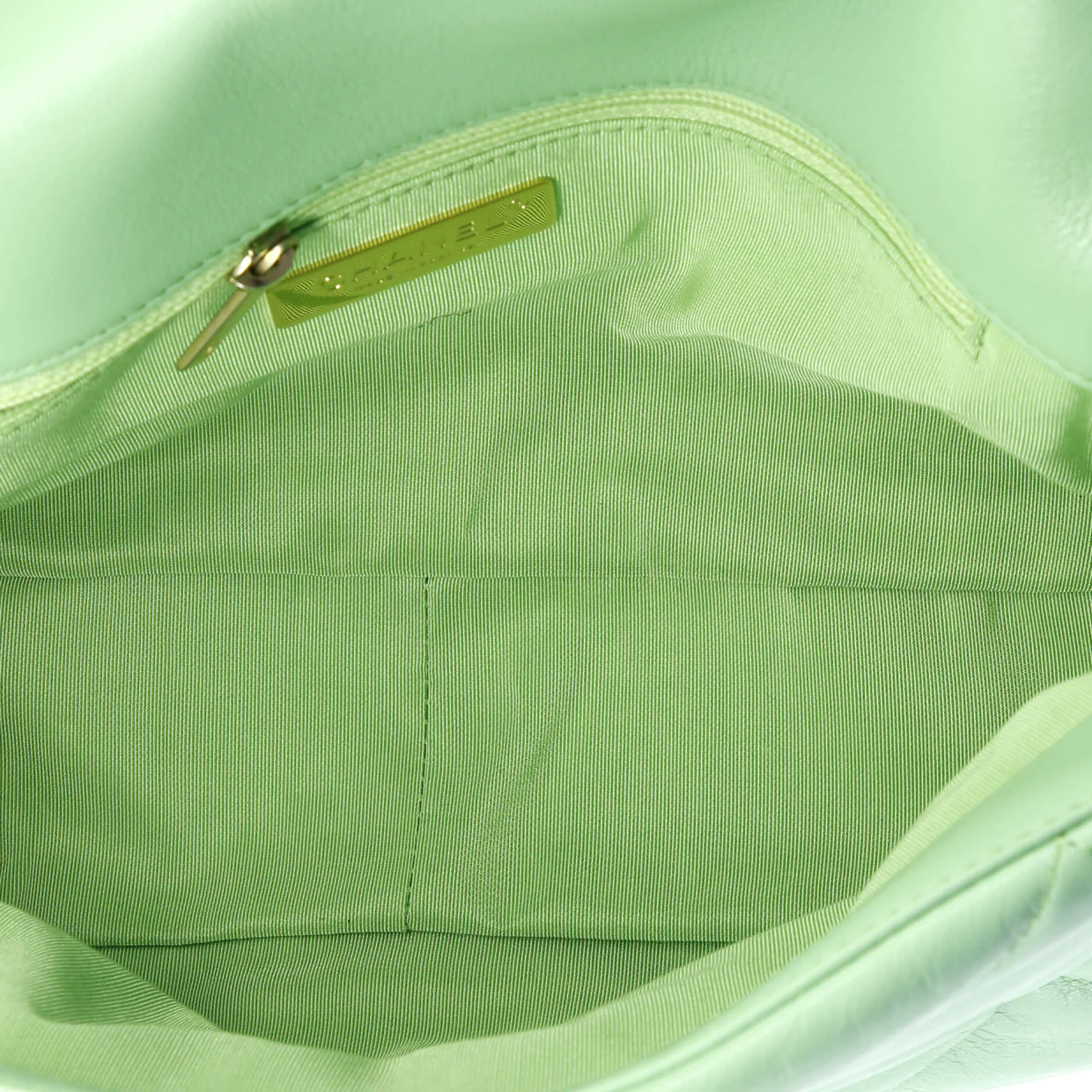 19 Flap Bag Quilted Leather Medium - Deep Luxury