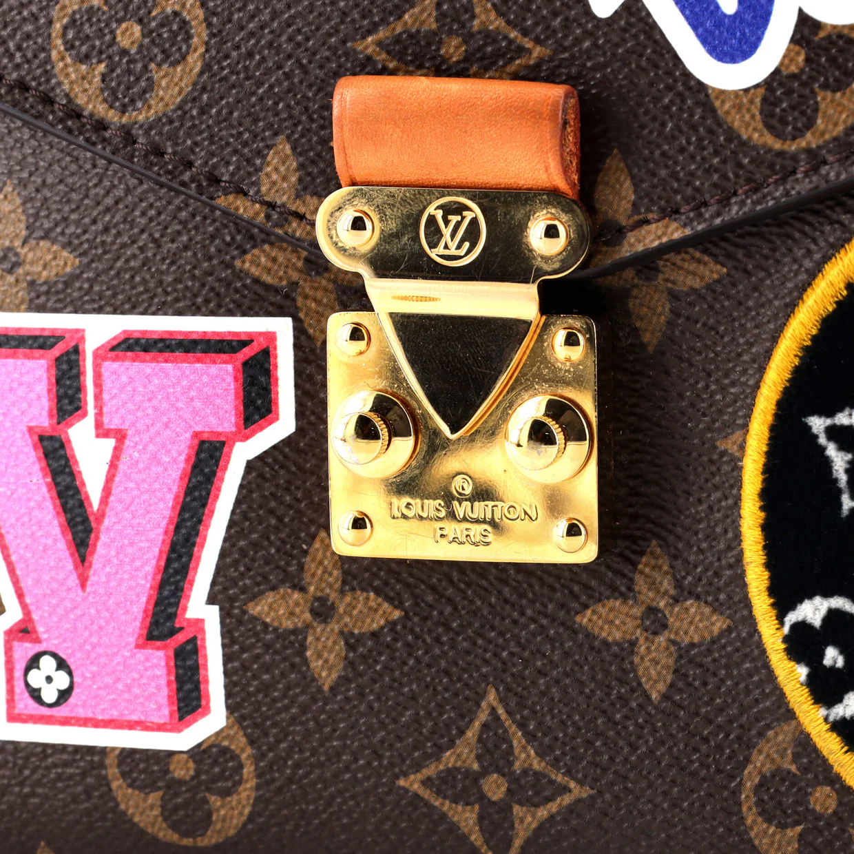 Pochette Metis Limited Edition Patches Monogram Canvas - Deep Luxury