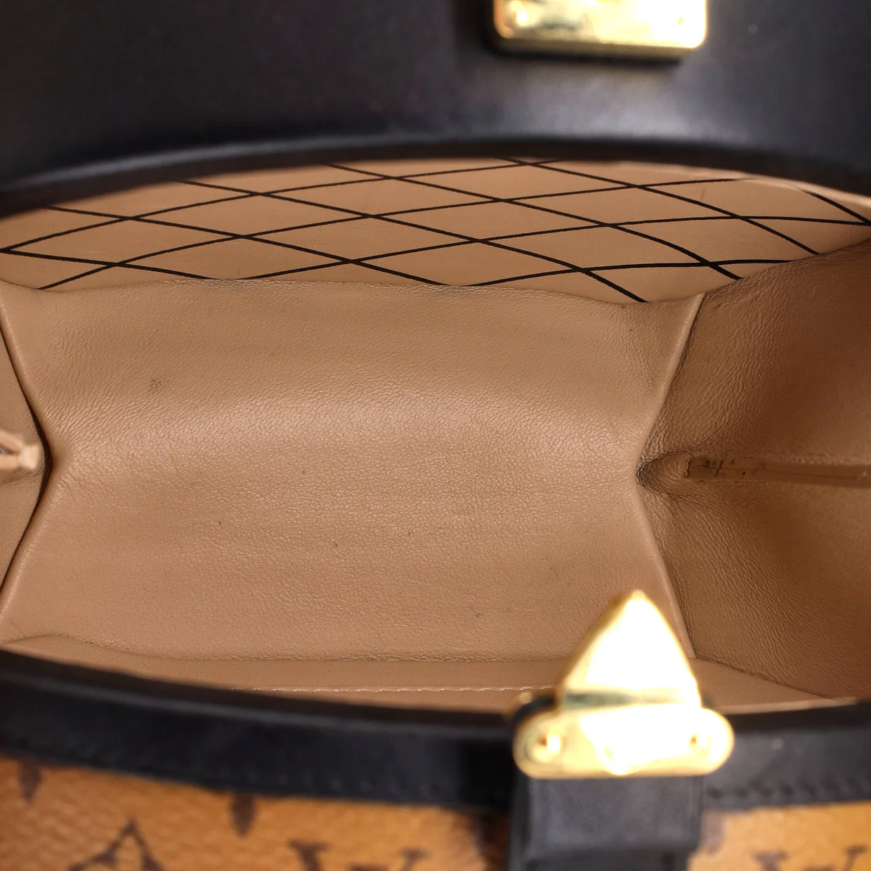 Petite Boite Chapeau Bag Reverse Monogram Canvas - Deep Luxury