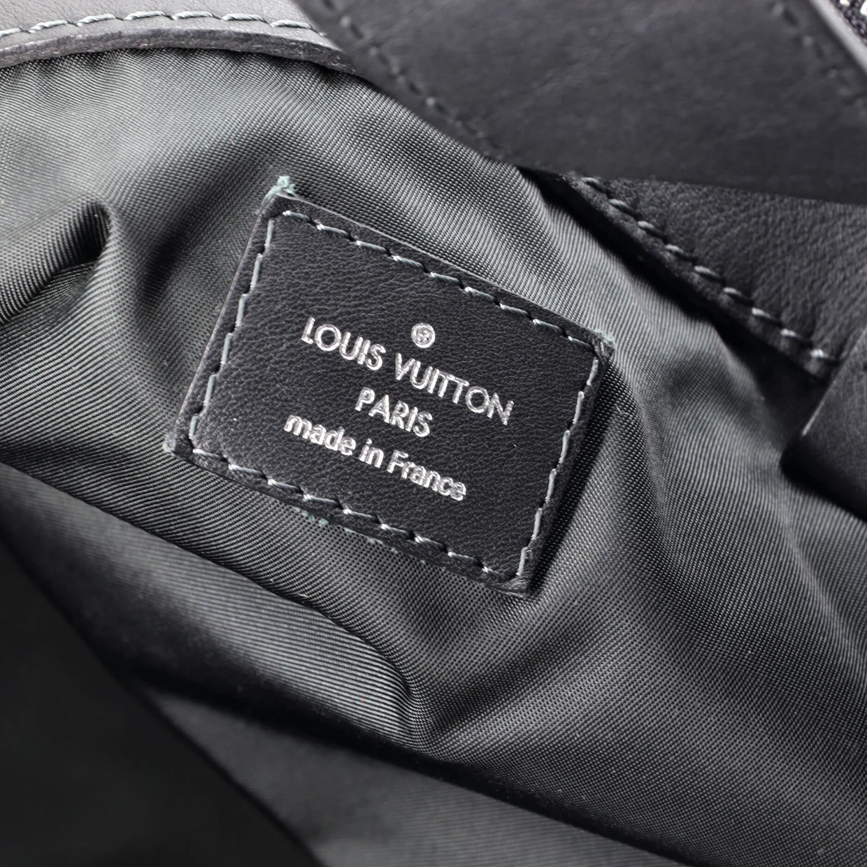 V Line Move Gaston Bag Leather - Deep Luxury