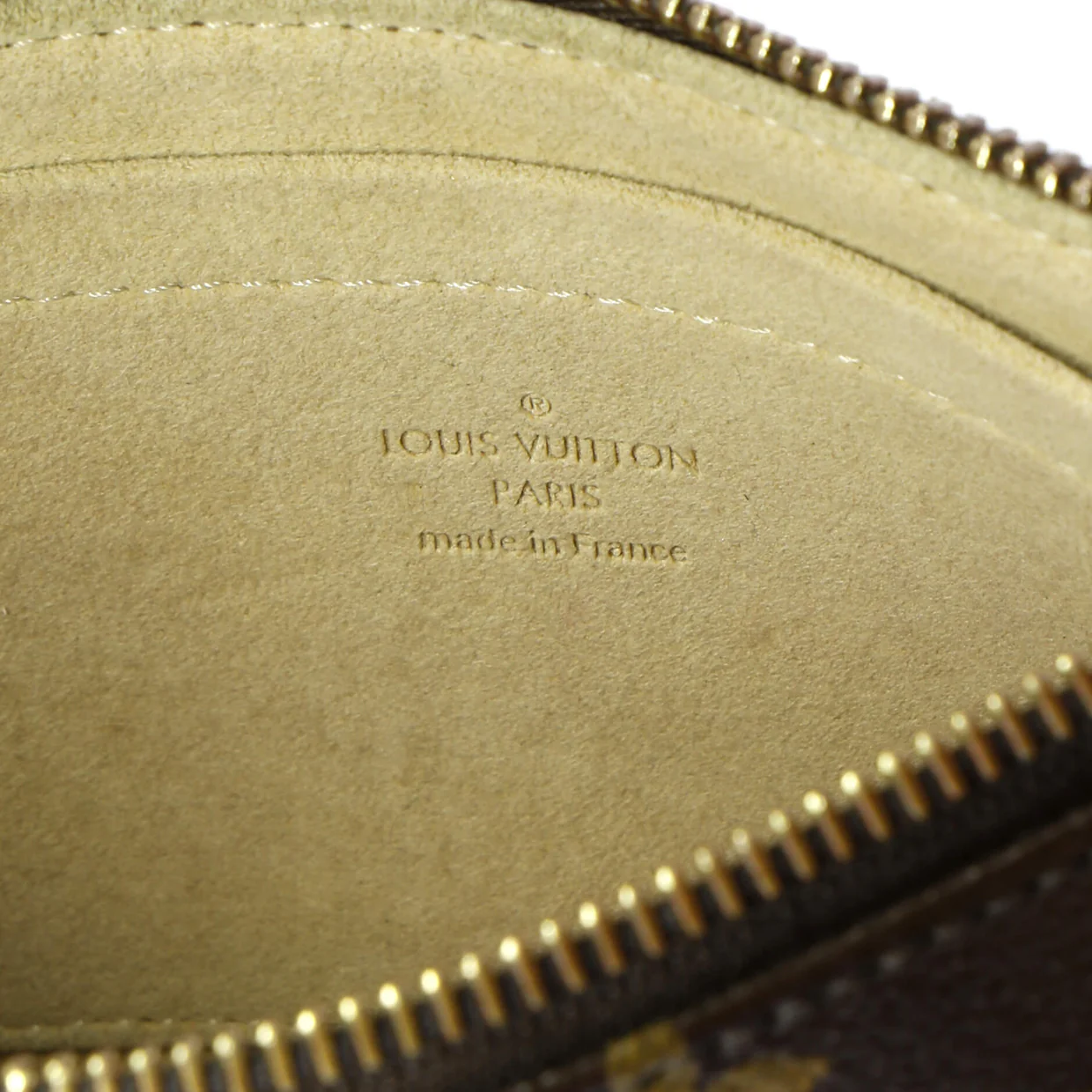 Milla Pochette Monogram Canvas MM - Deep Luxury