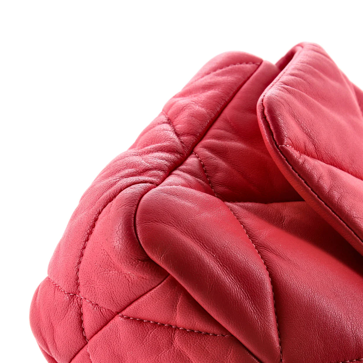 19 Flap Bag Quilted Leather Medium - Deep Luxury