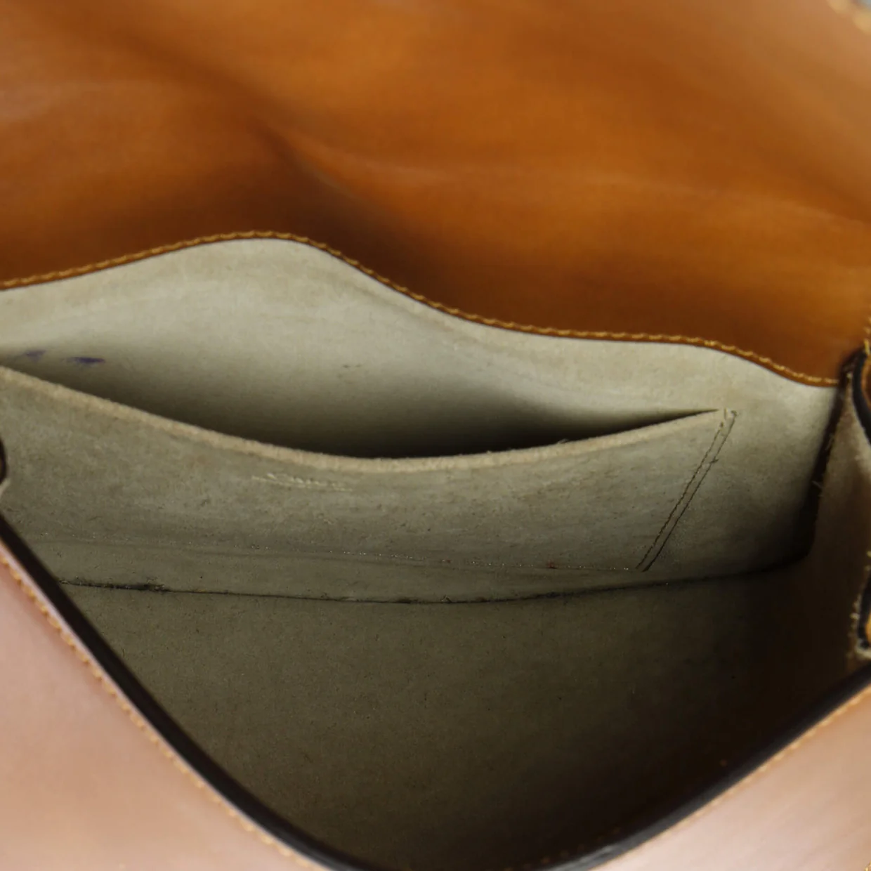 Nile Crossbody Bag Leather Medium - Deep Luxury