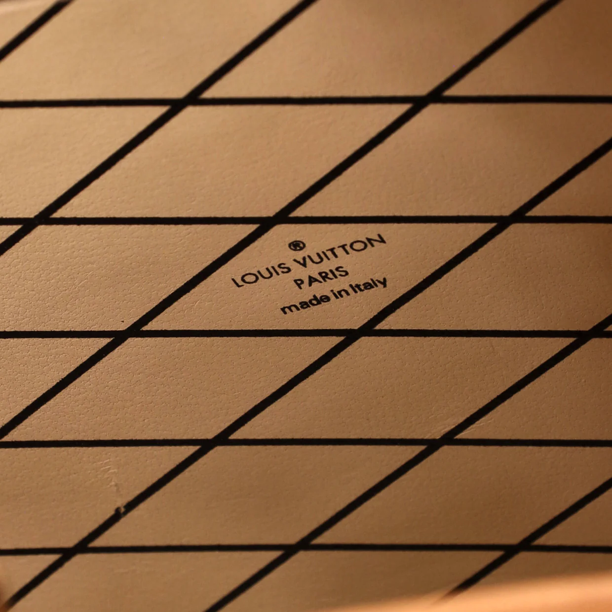 Petite Boite Chapeau Bag Monogram Canvas - Deep Luxury