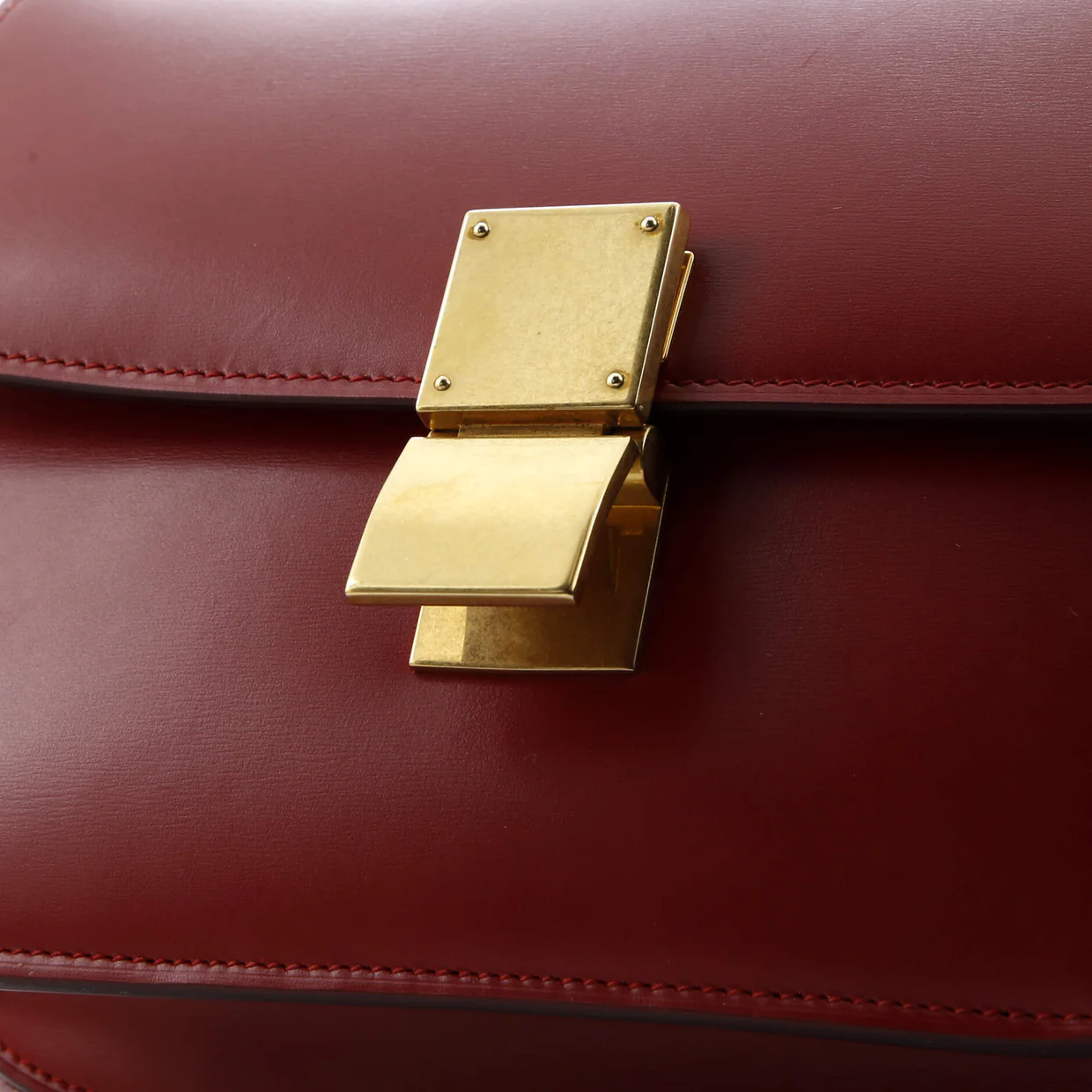 Classic Box Bag Smooth Leather Medium - Deep Luxury