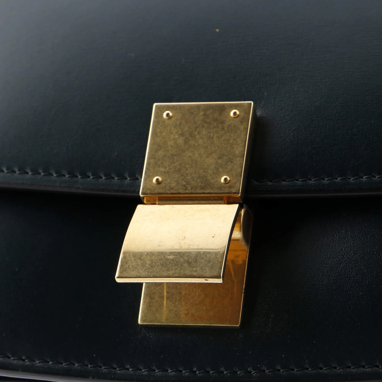 Classic Box Bag Smooth Leather Teen - Deep Luxury