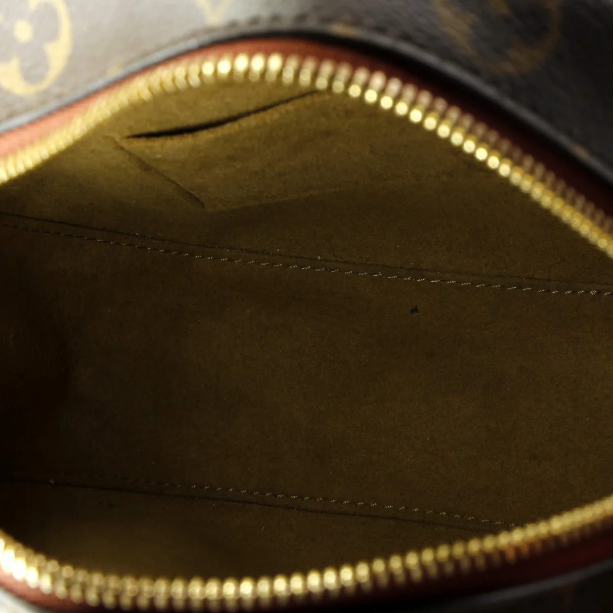 Boite Chapeau Souple Bag Monogram Canvas MM - Deep Luxury