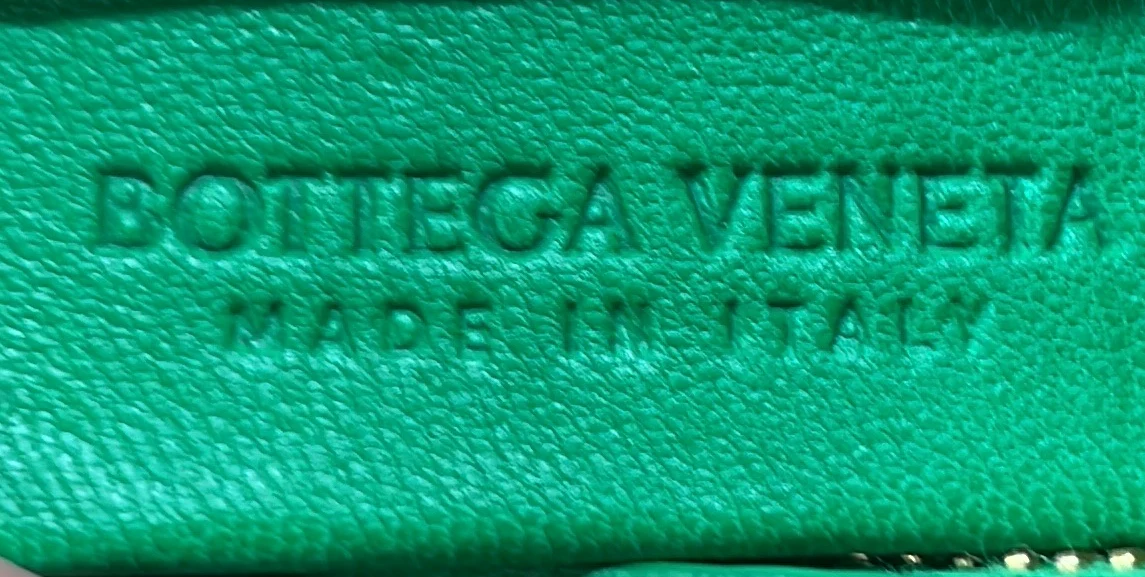 Turn Pouch Intrecciato Nappa Small - Deep Luxury