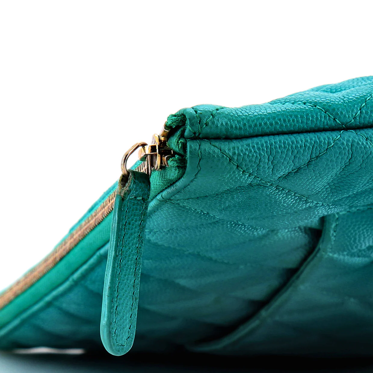 O Case Clutch Quilted Caviar Medium - Deep Luxury