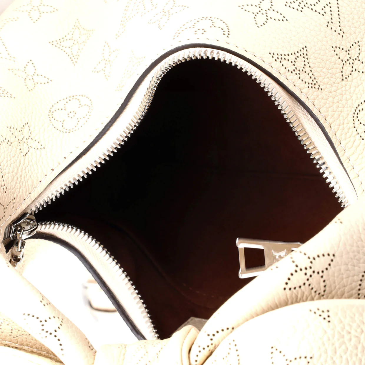 Why Knot Shoulder Bag Mahina Leather PM - Deep Luxury