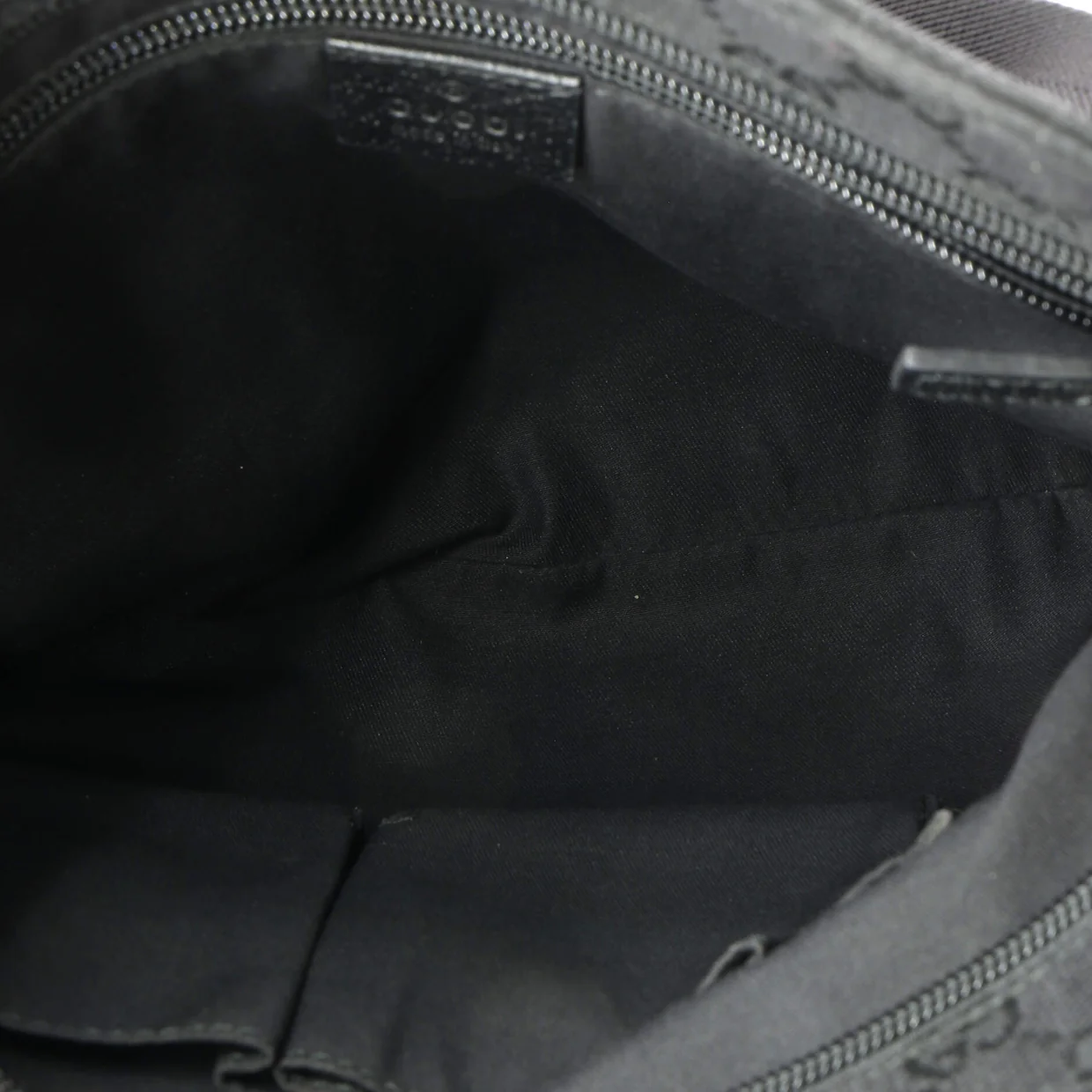 Front Pocket Messenger Bag GG Canvas Medium - Deep Luxury