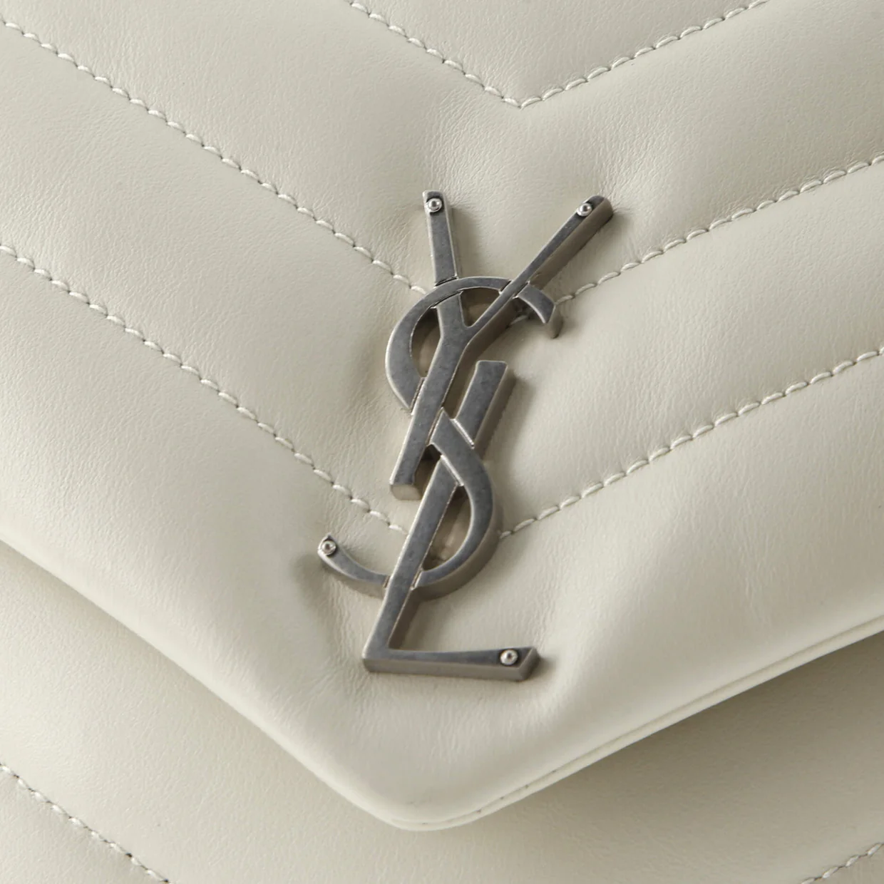 Loulou Shoulder Bag Matelasse Chevron Leather Small - Deep Luxury